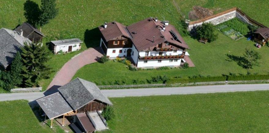 Ferienhaus-Gruenfelder Luson Exteriör bild